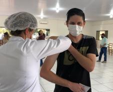 Campanha “De domingo a domingo” registra mais de 952 mil doses aplicadas aos finais de semana no Paraná