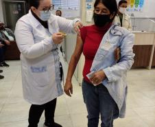 Campanha “De domingo a domingo” registra mais de 952 mil doses aplicadas aos finais de semana no Paraná