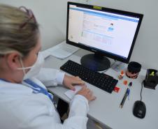 Mais de 1 milhão de pessoas foram vacinadas contra a Covid-19 aos finais de semana no Paraná