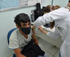 Mais de 1 milhão de pessoas foram vacinadas contra a Covid-19 aos finais de semana no Paraná