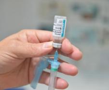 Mais de 1 milhão de pessoas foram vacinadas contra a Covid-19 aos finais de semana no Paraná