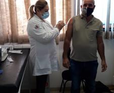 Mais de 1 milhão de pessoas foram vacinadas contra a Covid-19 aos finais de semana no Paraná