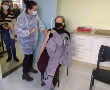 Mais de 1 milhão de pessoas foram vacinadas contra a Covid-19 aos finais de semana no Paraná