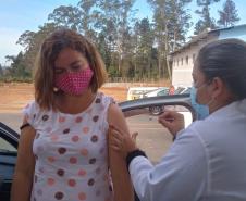 Mais de 1 milhão de pessoas foram vacinadas contra a Covid-19 aos finais de semana no Paraná