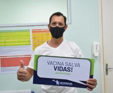 Mais de 1 milhão de pessoas foram vacinadas contra a Covid-19 aos finais de semana no Paraná