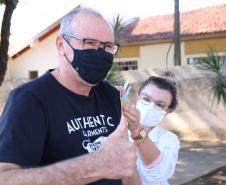 Mais de 1 milhão de pessoas foram vacinadas contra a Covid-19 aos finais de semana no Paraná