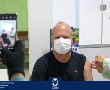 Mais de 1 milhão de pessoas foram vacinadas contra a Covid-19 aos finais de semana no Paraná
