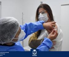 Mais de 1 milhão de pessoas foram vacinadas contra a Covid-19 aos finais de semana no Paraná