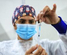 Mais de 5,5 milhões de paranaenses já foram vacinados contra a Covid-19