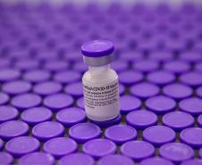 Paraná receberá 180.180 vacinas da Pfizer neste sábado, parte do novo lote da semana
