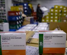 Mais 329.380 doses de vacinas contra a Covid-19 já estão no Paraná