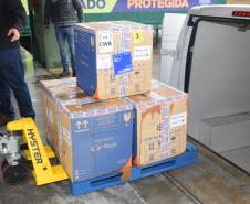 Paraná recebe mais 191,4 mil vacinas contra a Covid-19; distribuição começa no sábado
