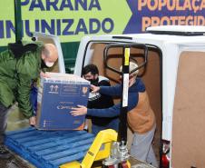Paraná recebe 127,5 mil vacinas contra a Covid-19