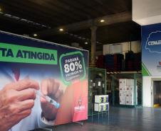 Paraná alcança 80,6% da população adulta vacinada com duas semanas de antecedência