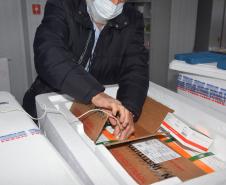 95,4 mil doses de vacinas contra Covid-19 chegam ao Paraná neste domingo