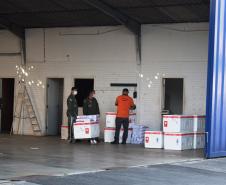  Paraná distribui nesta segunda-feira 223.268 doses de vacinas contra a Covid-19