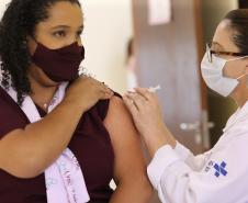 Paraná ultrapassa marca de 10 milhões de doses aplicadas contra a Covid-19
