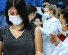Única no país com estudo da Pfizer, Toledo dá início à vacinação na faixa de 12 a 17 anos