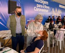 Paraná participa de programa nacional de testagem para detecção e bloqueio de casos da Covid-19