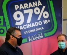 Saúde distribui primeiras vacinas para reforço de idosos acima de 60 anos e trabalhadores da saúde e anuncia chegada de novos lotes dos imunizantes