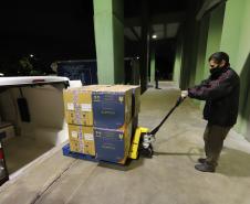 Mais 451 mil doses de vacinas contra a Covid-19 chegam ao Paraná 