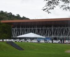 Governador entrega 40 carros para reforçar atendimento da Saúde em Curitiba