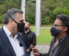 Governador entrega 40 carros para reforçar atendimento da Saúde em Curitiba