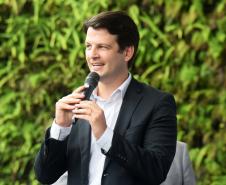 Governador entrega 40 carros para reforçar atendimento da Saúde em Curitiba
