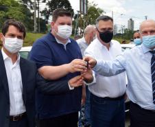 Saúde entrega 108 veículos para a Região Metropolitana