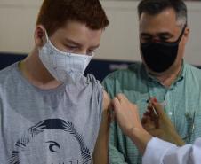 Secretário participa da 2ª etapa do projeto pioneiro da Pfizer de vacinação de adolescentes em Toledo