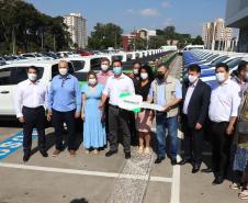 Governador entrega 42 caminhonetes para reforçar trabalho de vigilância ambiental