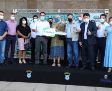 Governador entrega 42 caminhonetes para reforçar trabalho de vigilância ambiental