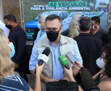 Governador entrega 42 caminhonetes para reforçar trabalho de vigilância ambiental