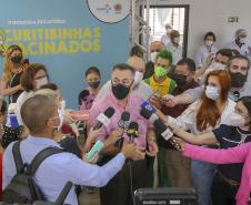 Secretário acompanha vacinação infantil contra a Covid-19 em Curitiba