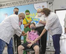 Secretário acompanha vacinação infantil contra a Covid-19 em Curitiba