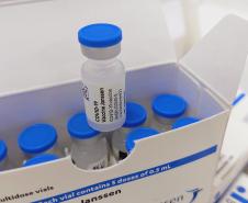 Paraná recebe 914 mil vacinas contra a Covid-19 e mais 294 mil Pfizer devem chegar ainda hoje
