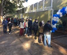 Fila de vacinação em Maringá