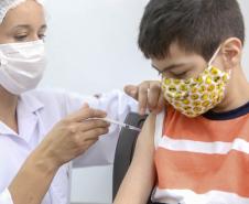 Campanha de vacinação contra a Covid-19 completa dois anos no Paraná