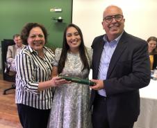Escola de Saúde Publica forma oito novos profissionais em enfermagem obstétrica e multiprofissional em Saúde Mental