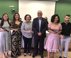 Escola de Saúde Publica forma oito novos profissionais em enfermagem obstétrica e multiprofissional em Saúde Mental