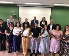 Escola de Saúde Publica forma oito novos profissionais em enfermagem obstétrica e multiprofissional em Saúde Mental