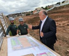 Secretários vistoriam obras do Hospital de Colombo, que reforçará atendimento na região