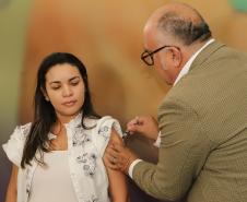 Paraná antecipa campanha e dá início à vacinação 2023 contra a Influenza nesta terça-feira