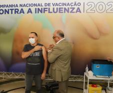 Paraná antecipa campanha e dá início à vacinação 2023 contra a Influenza nesta terça-feira