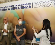 Paraná antecipa campanha e dá início à vacinação 2023 contra a Influenza nesta terça-feira