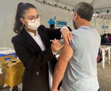 Em 30 dias de campanha, Paraná ultrapassa 1 milhão de vacinas contra a gripe aplicadas