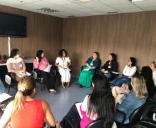 Profissionais que atuam em UTI neonatal do Paraná são capacitados no Método Canguru