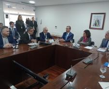 Paraná debate piso da enfermagem com Ministério da Saúde