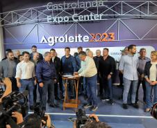 Governador visita a Agroleite e anuncia investimento de R$ 19 milhões para Castro