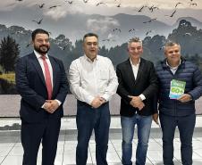 Saúde apresenta novas Cadernetas do Idoso, Crianças e Gestantes na Grande Curitiba
